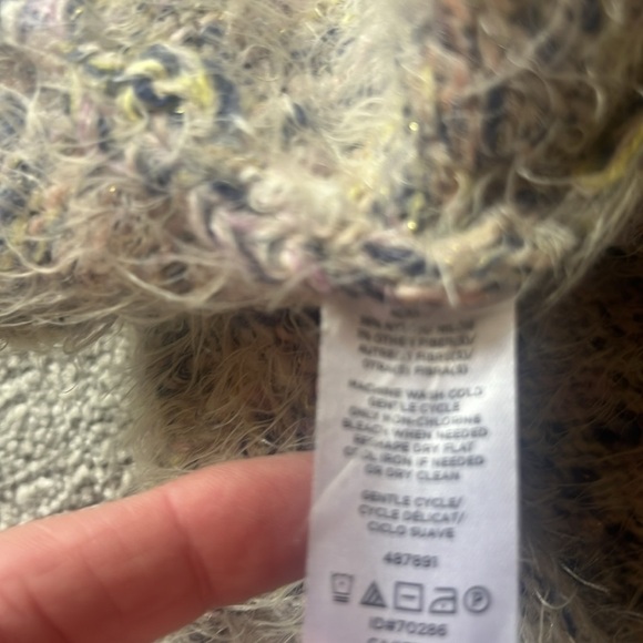 Lou & Grey Speckled Cream and Gray Sweater size Small - Picture 8 of 11